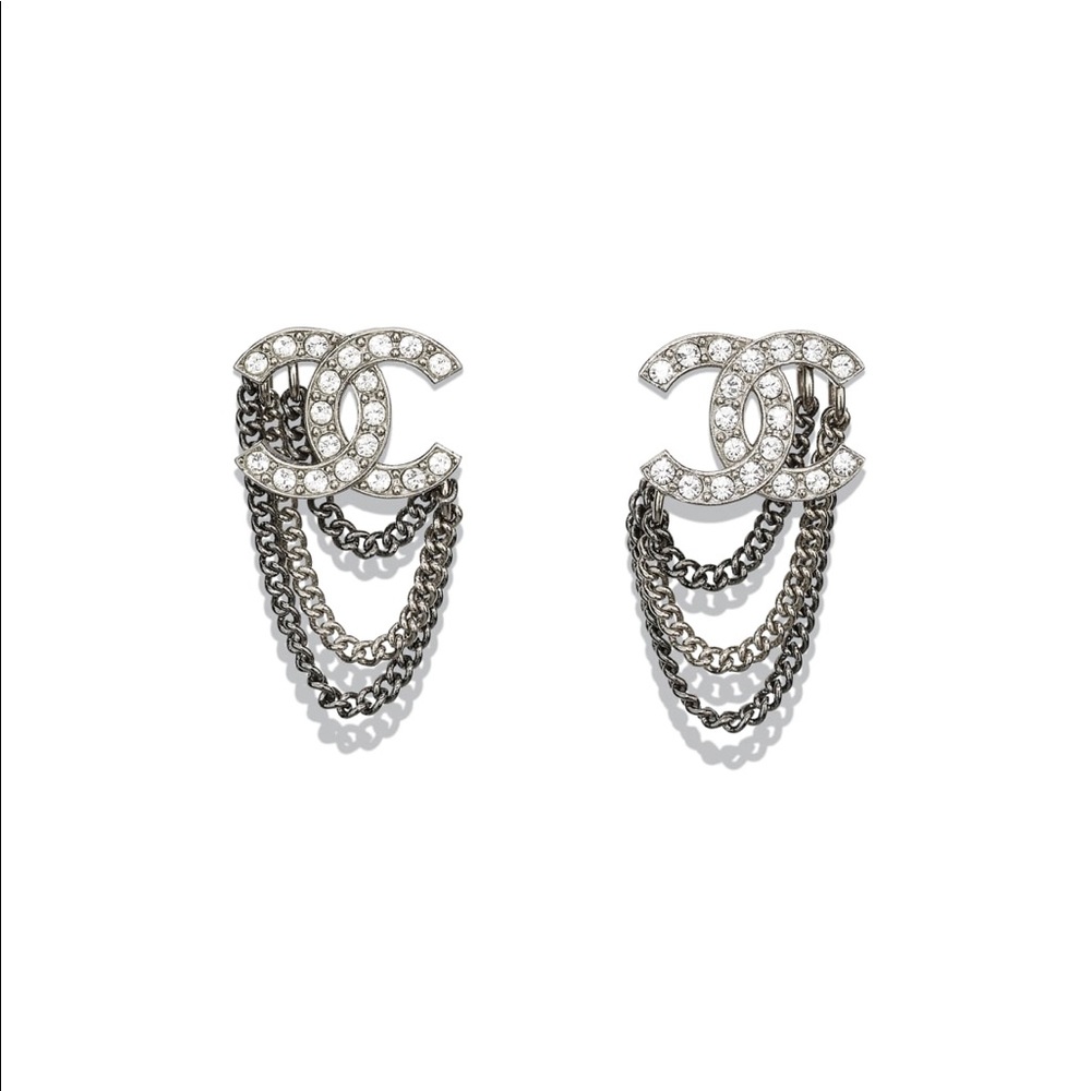 ❌SOLD❌NWT & RECEIPT❤️‍🔥CHANEL 21B Silver, Ruthenium & Crystal Earrings❤️‍🔥